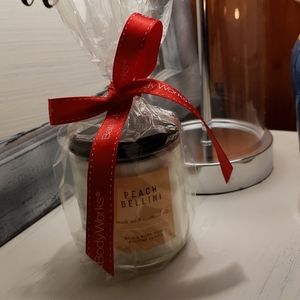 Bath & Body Peach Bellini candle